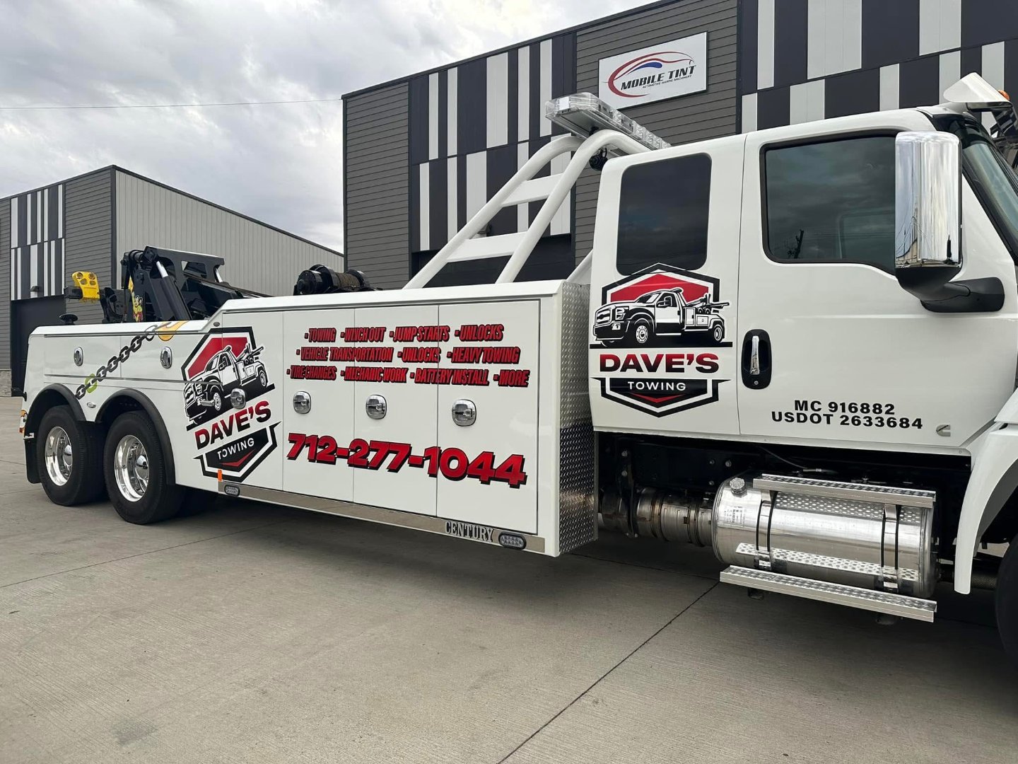Dave’s Towing Truck